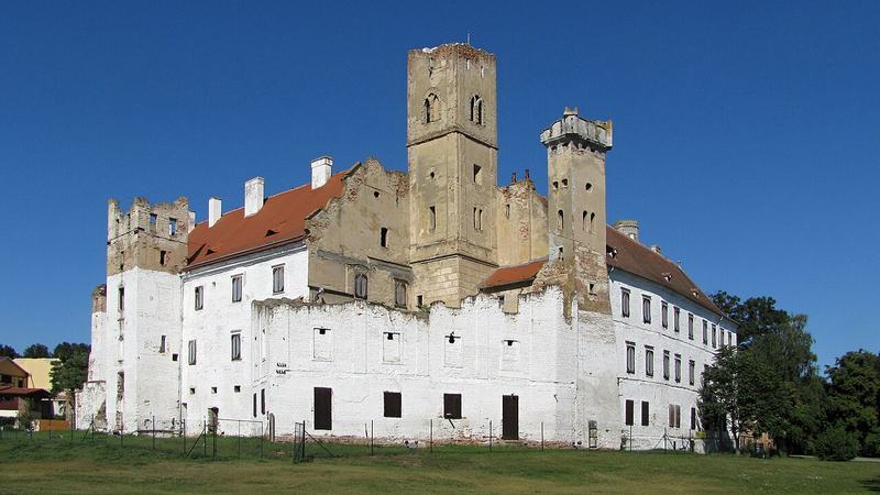 Břeclavský zámek