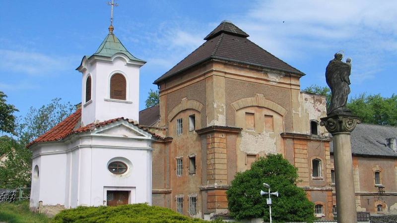 Mariánský sloup v obci Buštěhrad v okrese Kladno (původní popisek na webu www.drobnepamatk