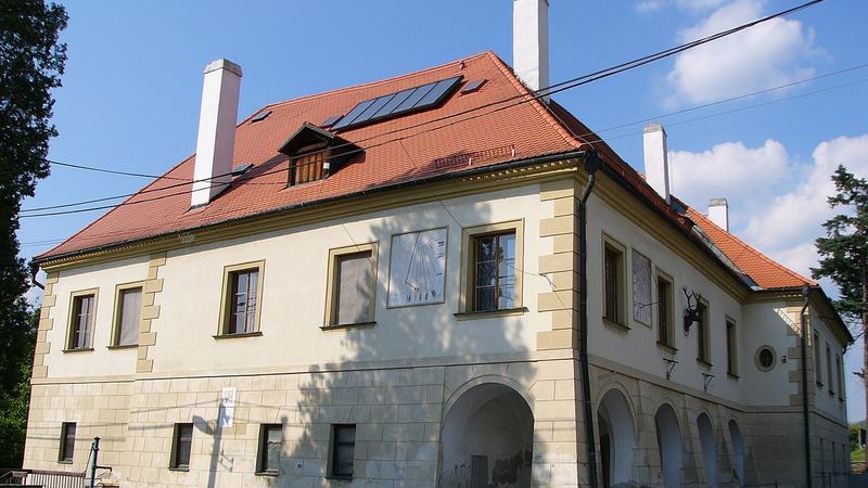 Zámek v obci Dolany (okres Olomouc)