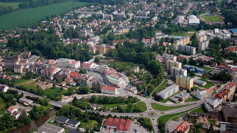 Letecký pohled na centrální část města Jaroměře , východní Čechy
