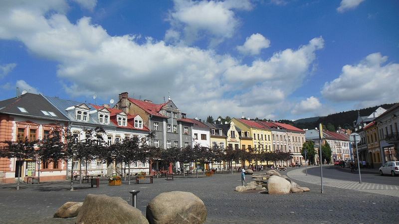 Náměstí Karla IV. v Nejdku (okres Karlovy Vary)