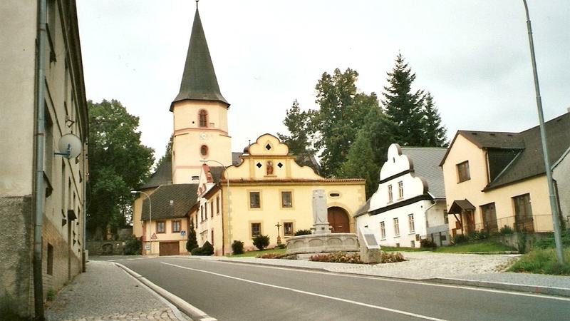 Nýrsko, okres Klatovy, Česká republika. Pohled na kostel sv. Tomáše