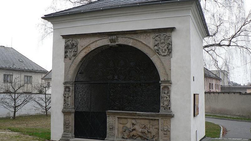 Hrobka Bukůvků u postřelmovského kostela sv. Matouše