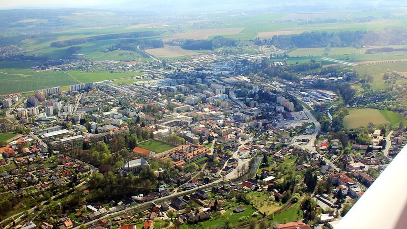 Letecký pohled na město Rychnov nad Kněžnou , východní Čechy