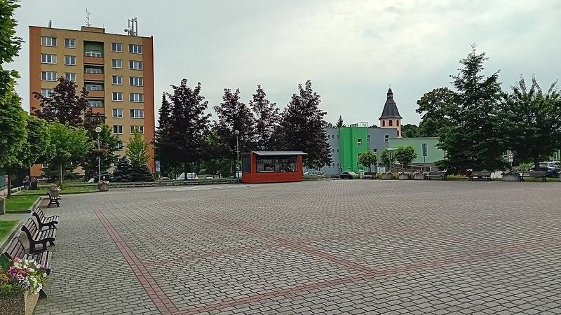 Centrum Rychvaldu, náměstí Míru v červnu 2025