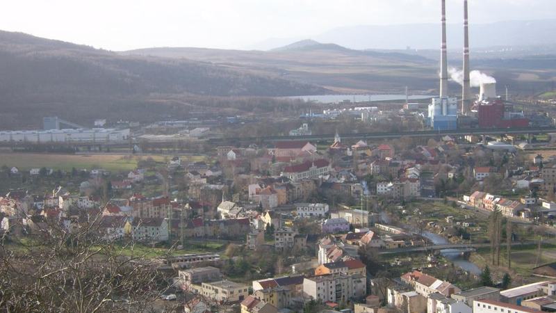 Celkový pohled na Trmice od Hostovic