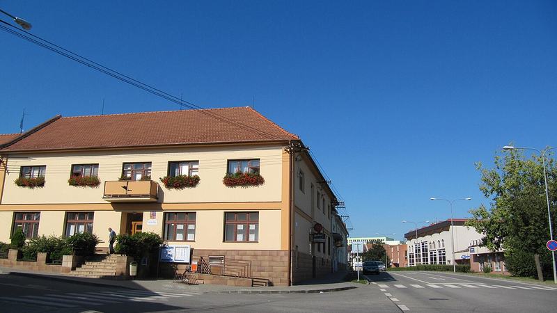Vlčnov, okres Uherské Hradiště, Česká republika. Centrum obce s obecním úřadem