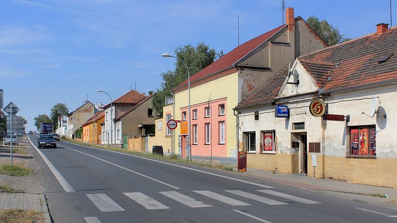 Plzeňská ulice – silnice I. třídy 26 v obci Zbůch